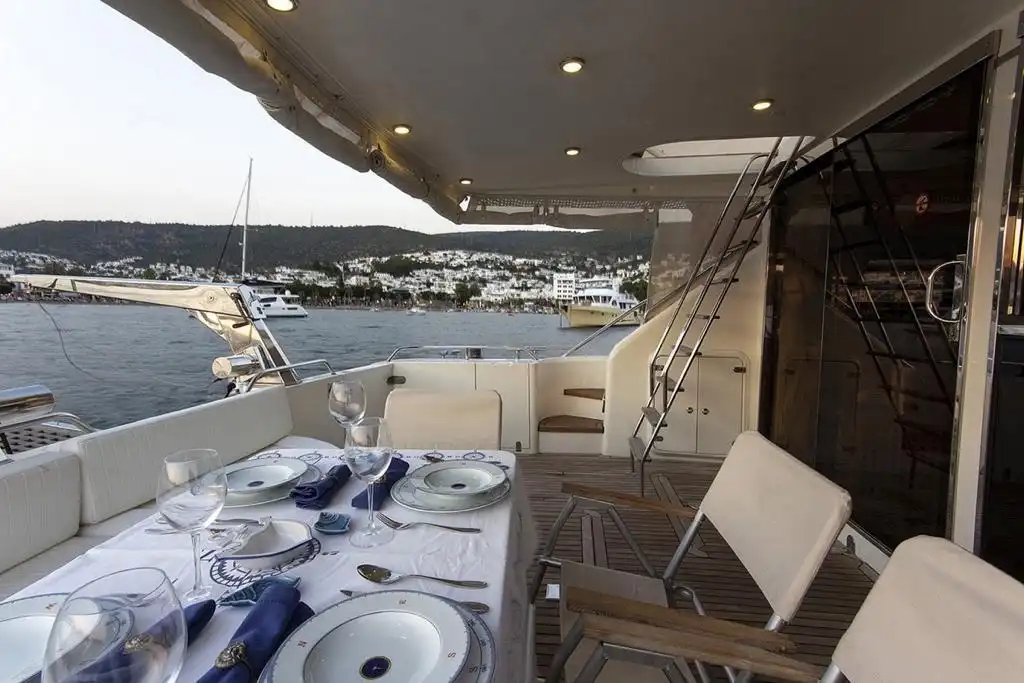 YACHT HURREM